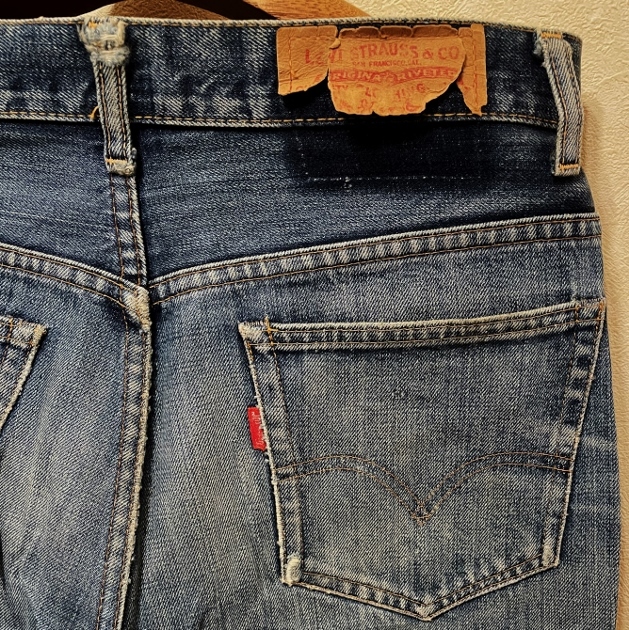 2刻印66前期74年70sビンテージLevi's517デニムW33ブーツカット美色インディゴ縦落ち42TALONジップ米国製USA製ジーンズ70年代フレア(ビッグe_バックポケット裏シングルステッチ。