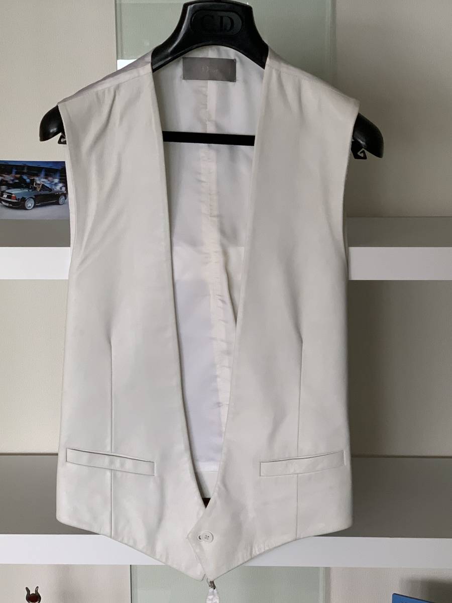 【最終値下げ】極レア 美品 エディスリマン Dior Hommeディオールオム レザー ベスト 乳白色 ジャケット以上の存在感!　貴重の46サイズ