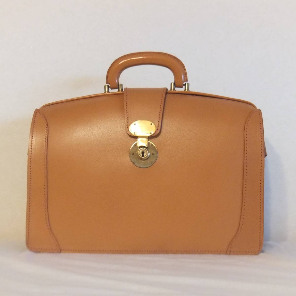 美品! Lloyd's ロイズ ラゲッジ 英国製 イングランド製 ダレスバッグ