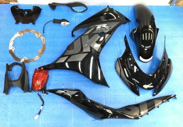 GSX-R125純正テール(泥よけ)パーツ‼️ 割れ無! GSX-R125 DL33B 純正リアフェンダー マッドガード GSXR125 23K