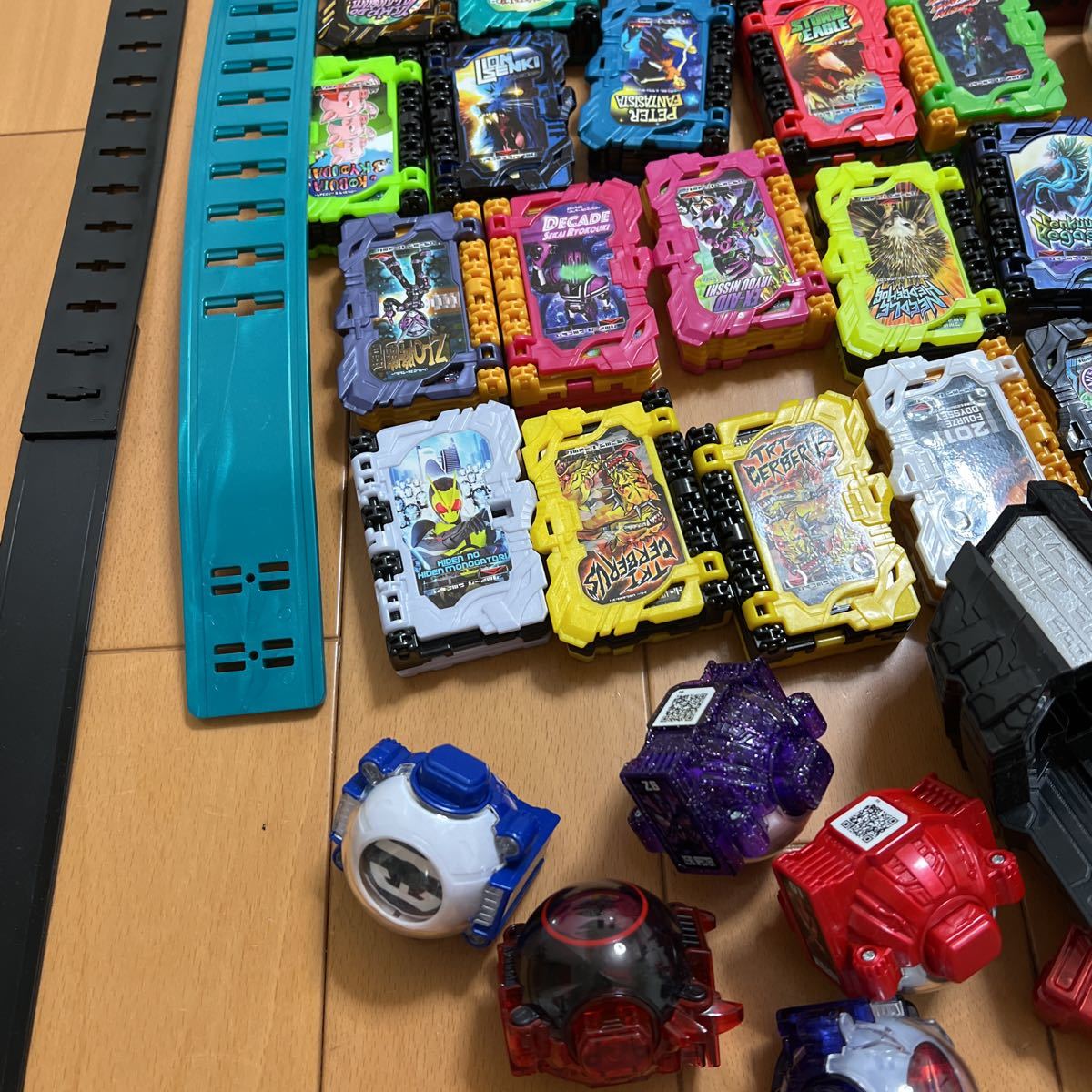 Dettagli dell'articolo 仮面ライダー 戦隊 ウルトラマン 変身ベルト