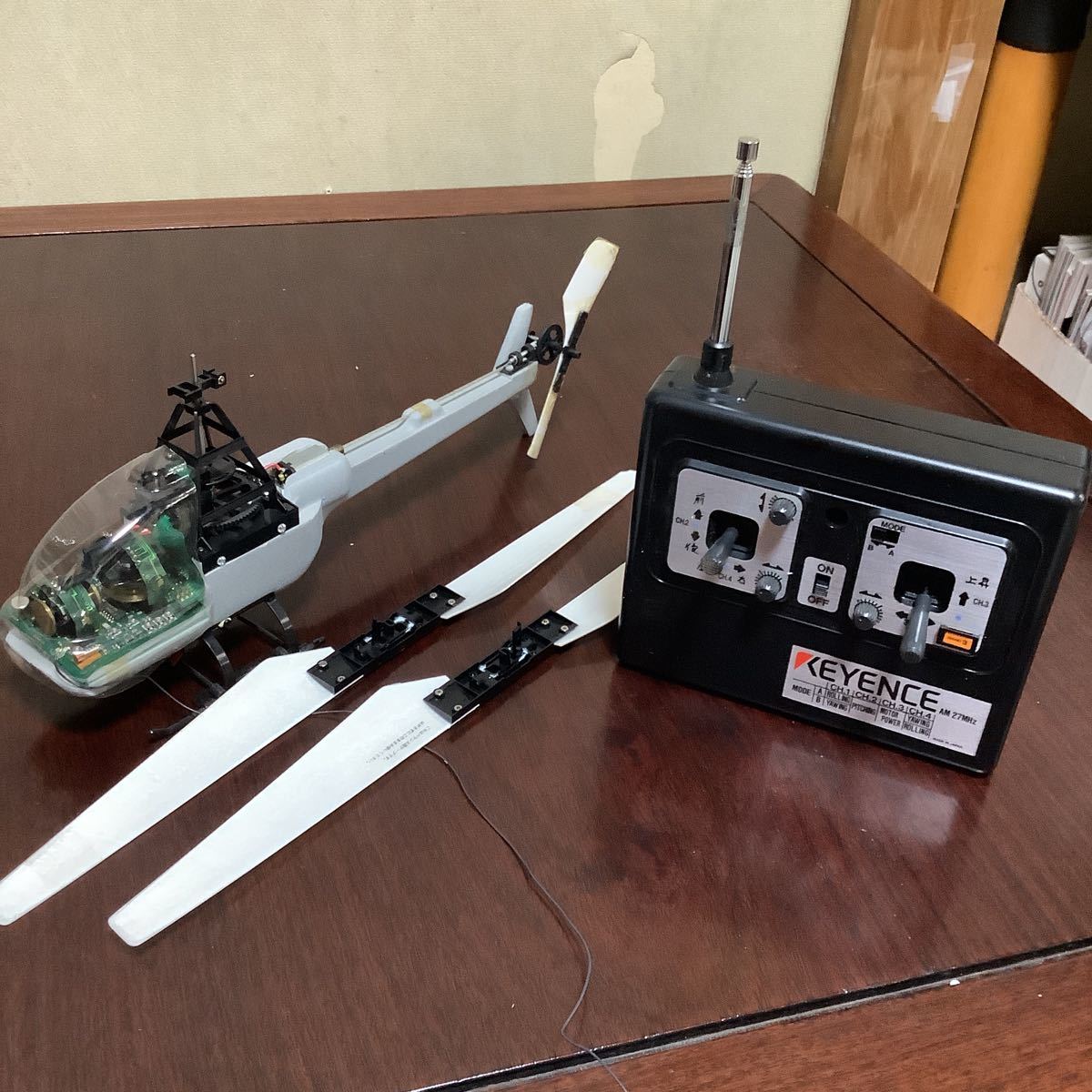 Yahoo!オークション - KEYENCE ラジコンヘリコプター レボ Yahoo!オークション - KEYENCE ラジコンヘリコプター レボ