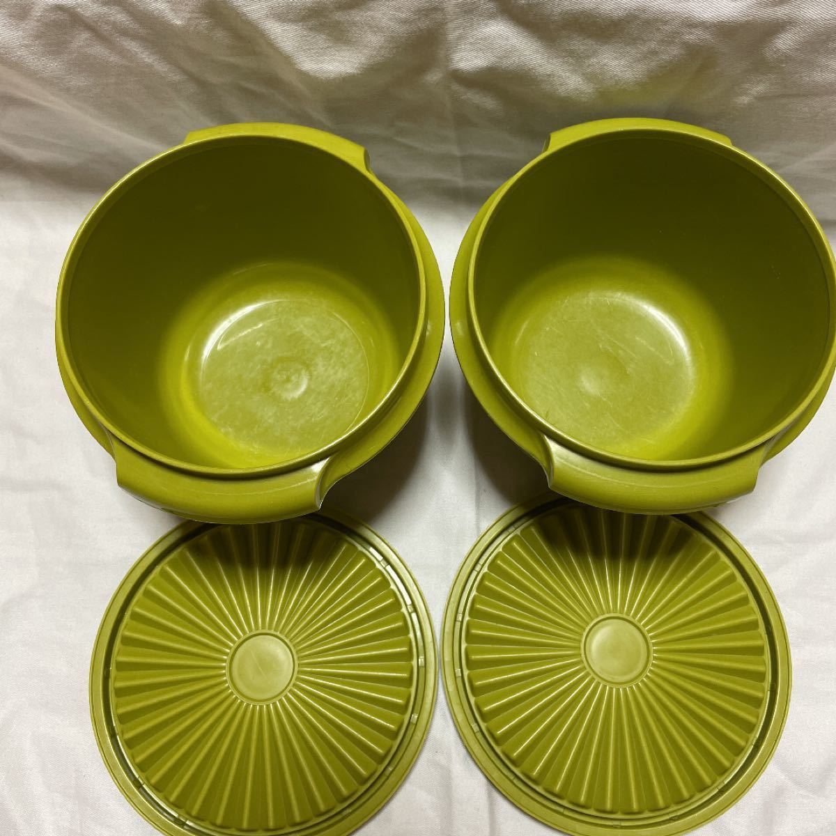 ①中古品 昭和レトロ タッパー 緑 2個 タッパーウェア ①中古品 昭和レトロ タッパー 緑 2個 タッパーウェア