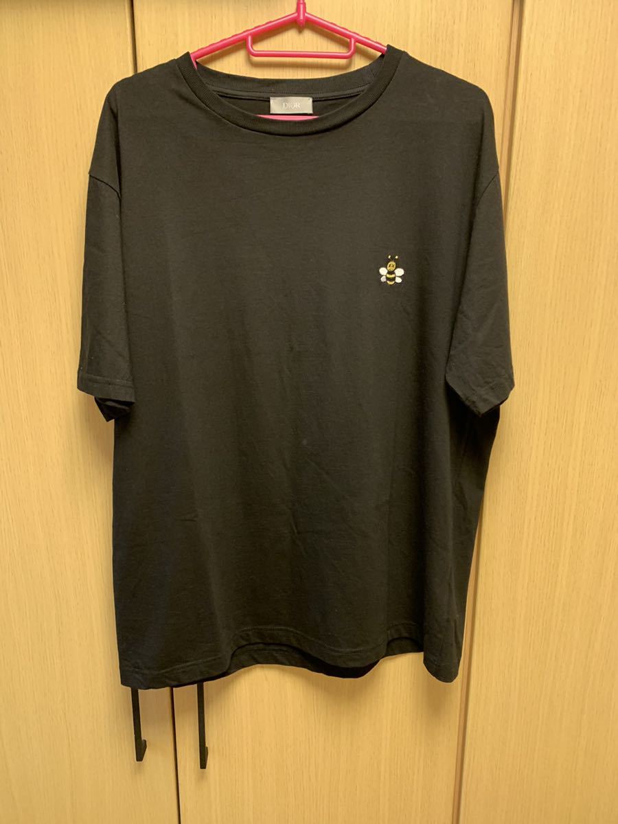 正規 19SS DIOR × KAWS ディオール カウズ KIM JONES キムジョーンズ BEE 蜂 刺繍 クルーネック Tシャツ 黒 M 923J611W6041_画像1