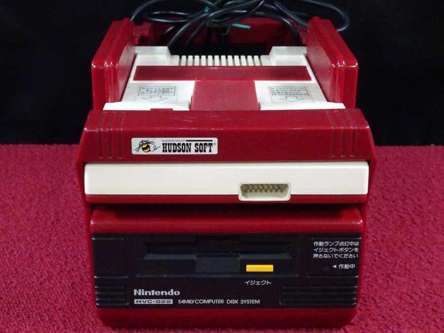 NINTENDO HVC-001 ファミコン 本体 四角ボタン+システムラック