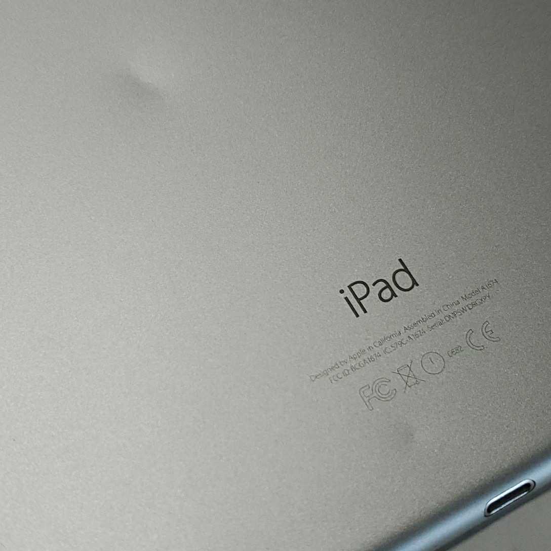 iPad Pro 9.7インチ 32GB シルバー Wi-Fi + Cellularモデル SIMロック