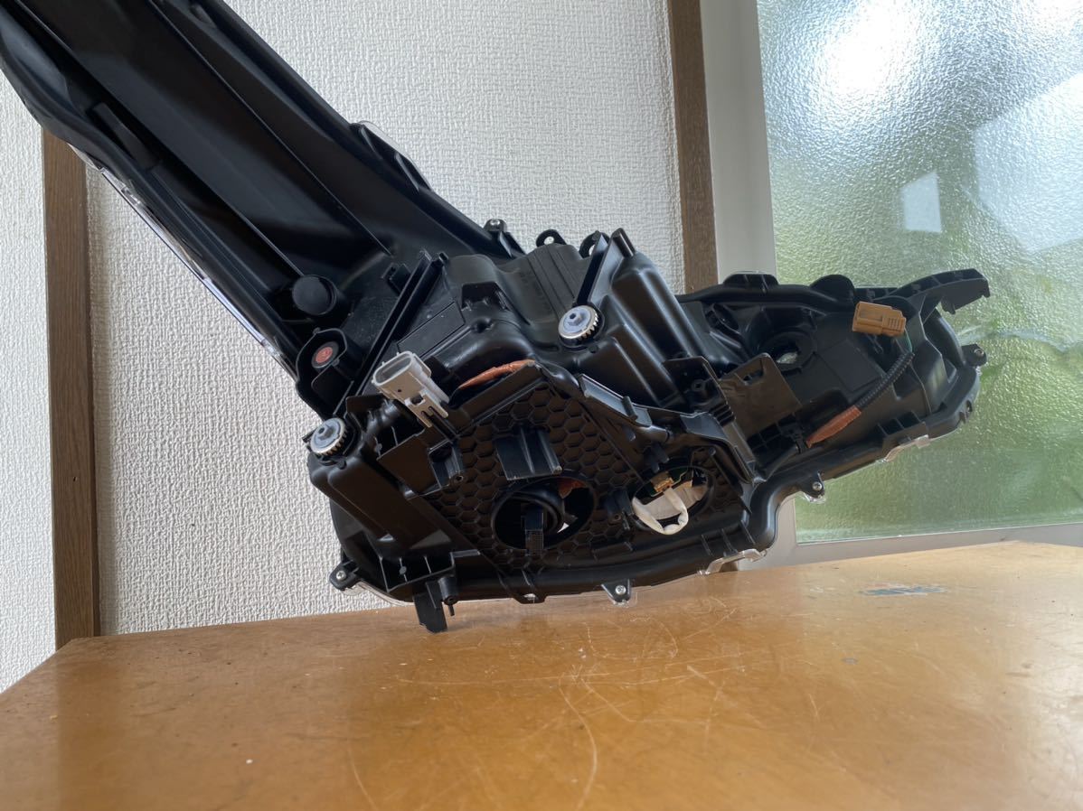 ☆極美品☆ 50系 プリウス ZVW50/ZVW51 後期 純正 左ヘッドライト
