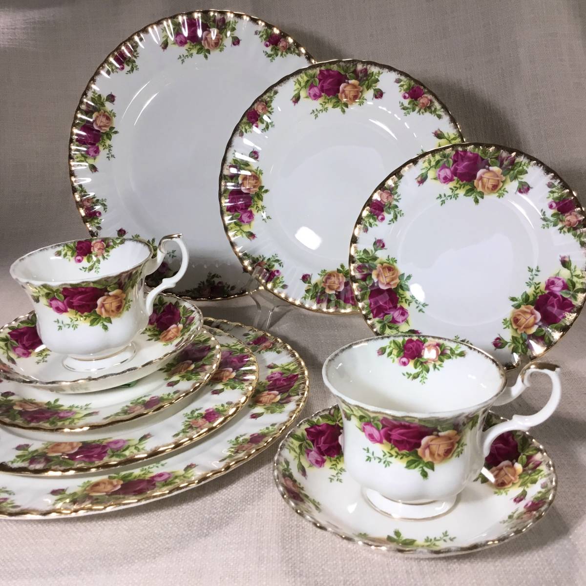 日本の店舗 【レア美品】ロイヤルアルバート☆ラバーナム☆C/S 食器