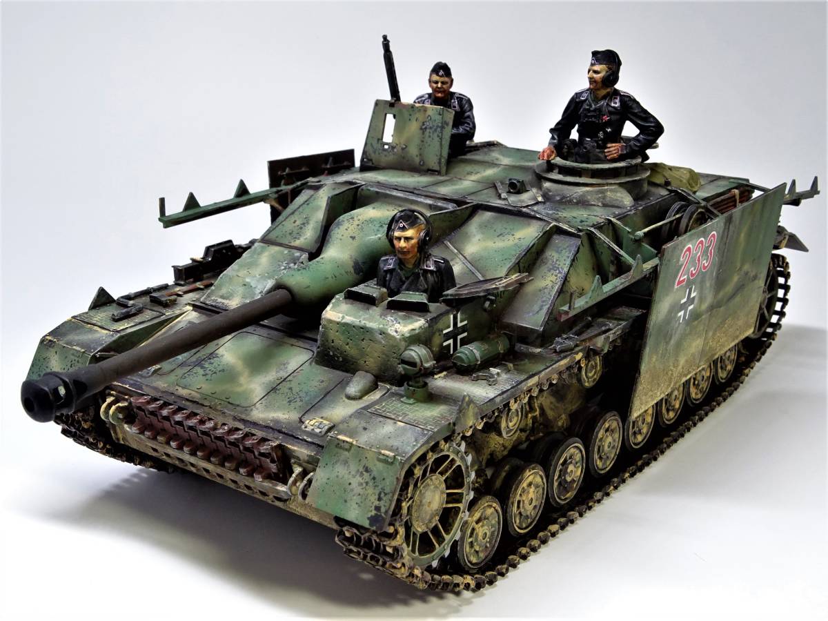 Yahoo!オークション - 1/35 ドイツⅣ号突撃砲 人形3体付き塗装 Yahoo!オークション - 1/35 ドイツⅣ号突撃砲 人形3体付き塗装