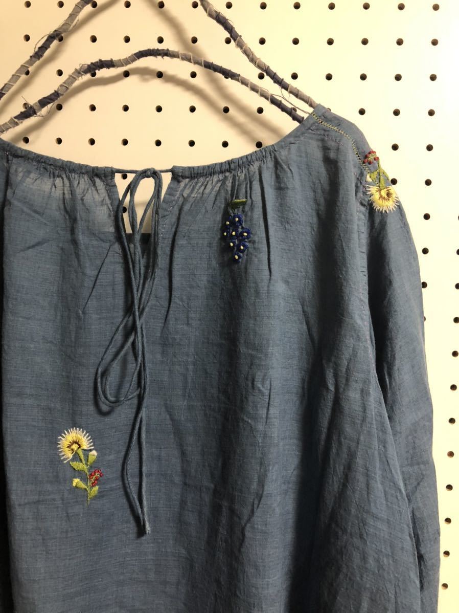 45rpm 藍フェザーカディ小花刺繍ワンピース