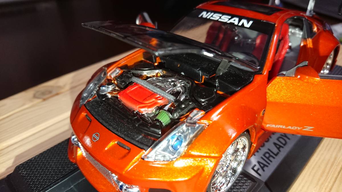 ★美品　KENTOYS★NISSAN FAIRLADY Z★1/24　ダイキャストモデル★台座・ケース付★イルミネーション点灯_画像8