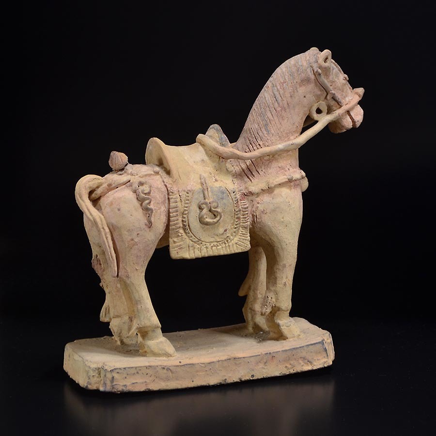 安い新作 2200年前の漢の加彩馬俑頭部 bamboo-dosky.ru