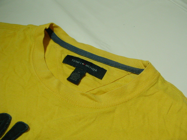 ssy5100 TOMMY HILFIGER 半袖 Tシャツ イエロー系 ■ フロントアップリケ ■ クルーネック Mサイズ トミーヒルフィガー_画像2