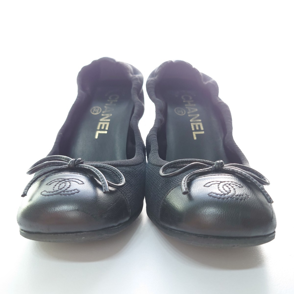CHANEL シャネル パンプス ハイヒール 黒 ブラック 23 リボン ココ