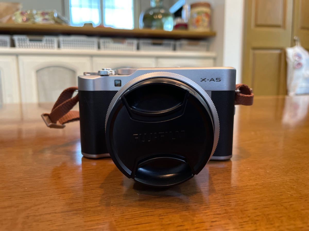 極美品】FUJI FILM X−A5 X-A5 レンスキット SILVER|Yahoo!フリマ(旧