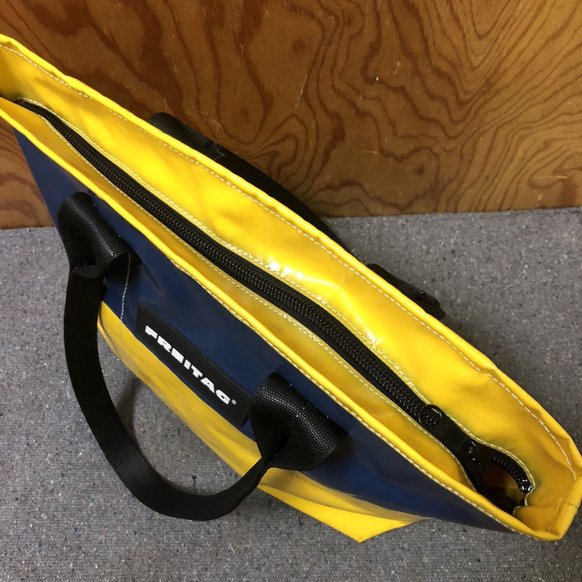 Yahoo!オークション - FREITAG F72 DONNAドナ フライターグ Yahoo!オークション - FREITAG F72 DONNAドナ フライターグ