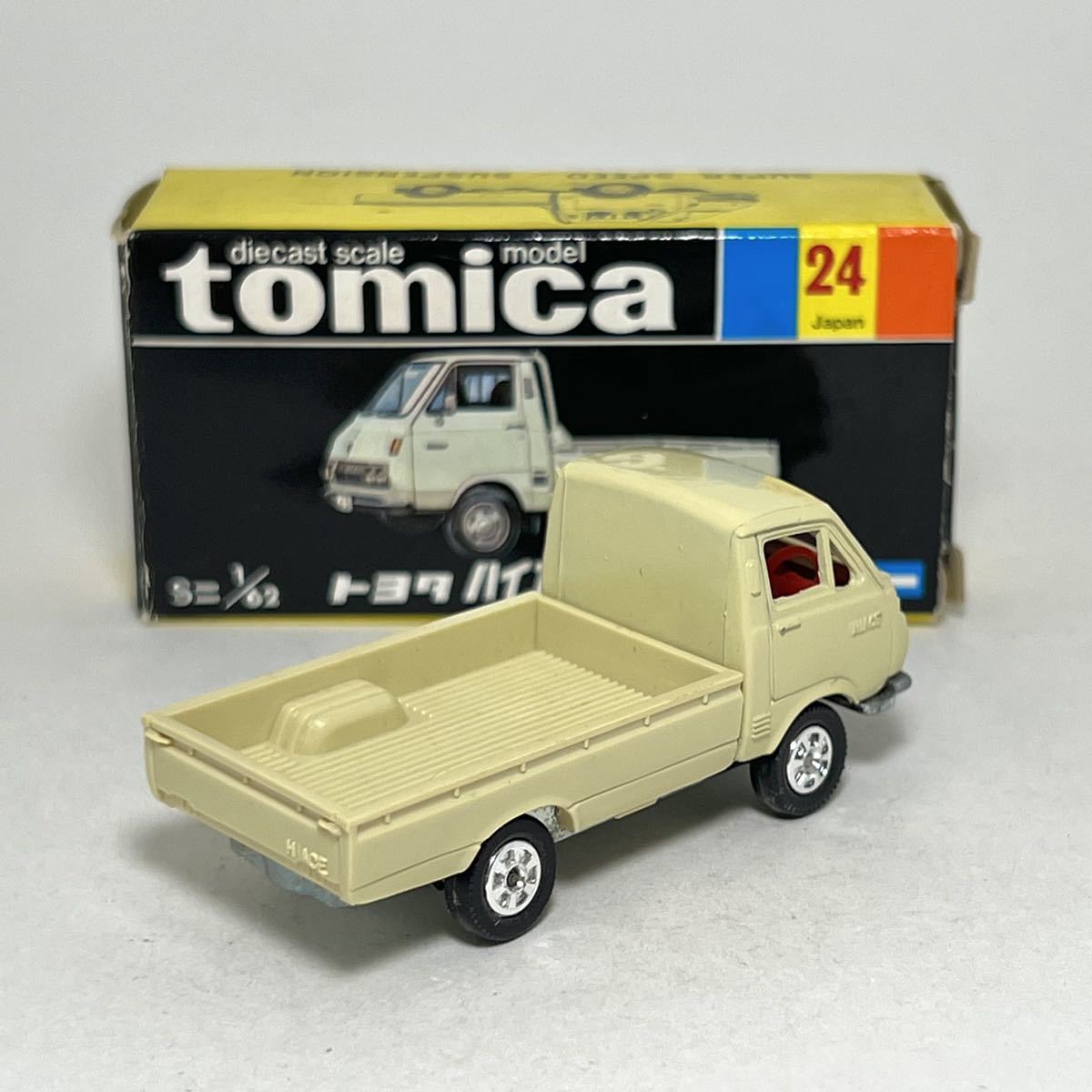 日本製トミカ】No.24-1-1 トヨタ ハイエース トラック (クリーム/1D