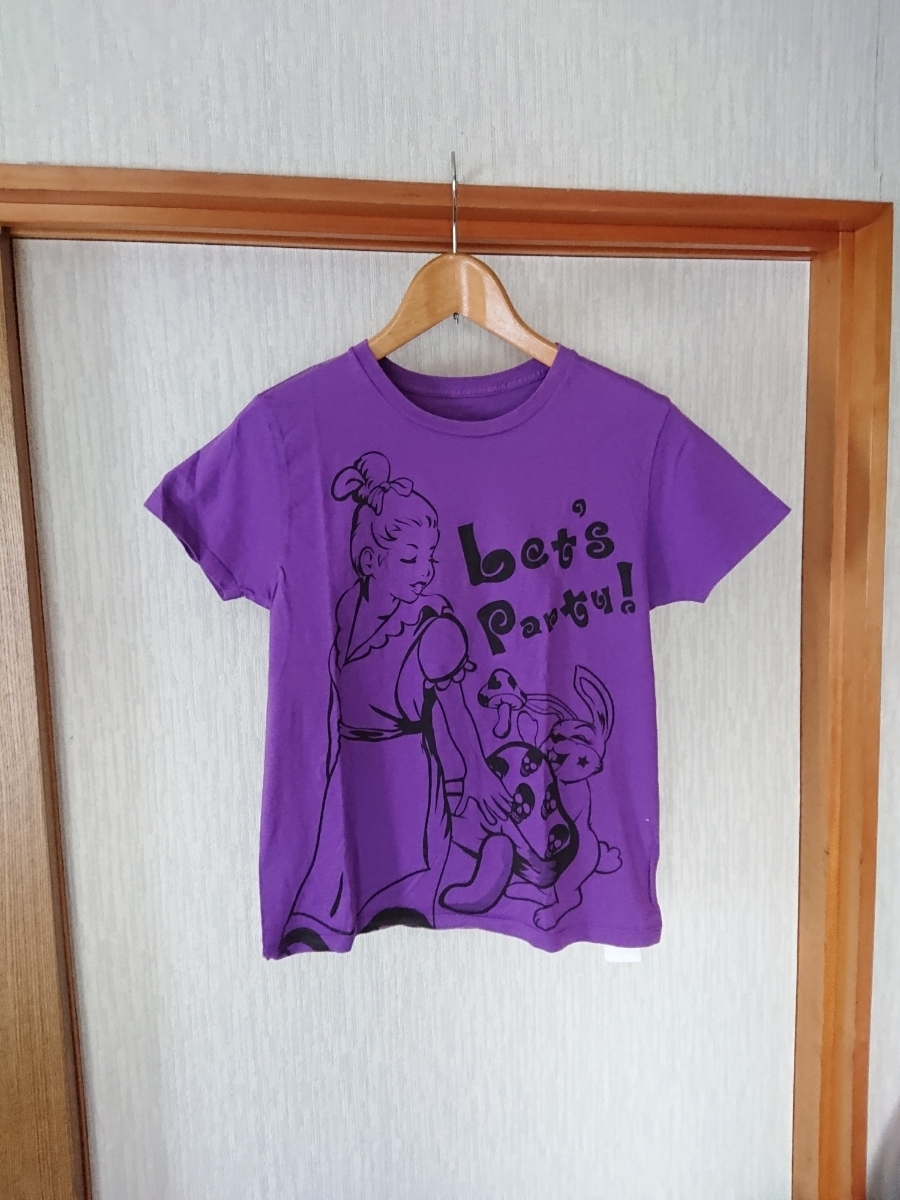 美品 ディズニー DALUC 不思議な国のアリス 半袖 Tシャツ 紫 パ―プル_画像1