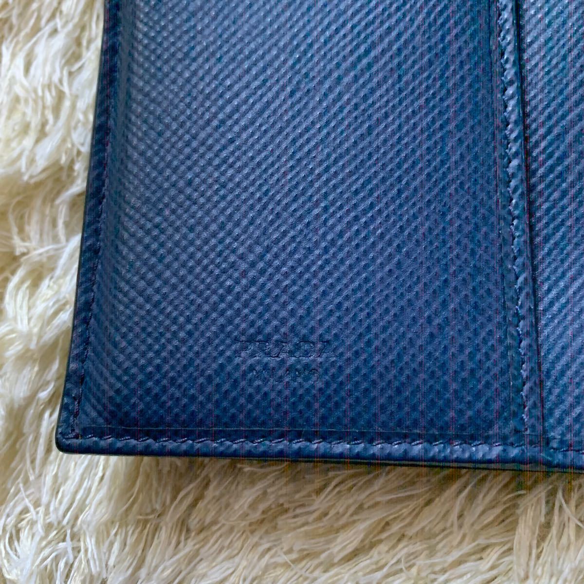 【極美品】PRADA プラダ 長財布 三角プレート 箱&カード付き ブルー×黒