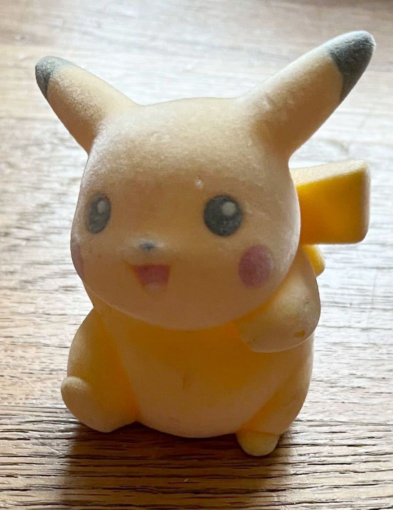 ◆ポケットモンスター ポケモン フィギュア ピカチュウ フェルト風 約7㎝程度 当時物かも 中古_画像1