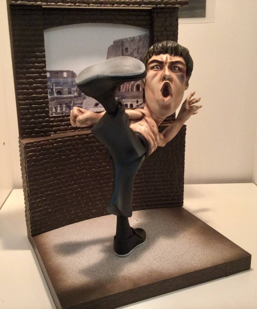 ブルース・リー ドラゴンへの道 キックガレージキット完成品 lp2m