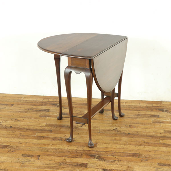 サザーランドテーブル　コンパクトに収納できるテーブル　美しいシルエット　イギリスアンティーク家具　アンティークフレックス　57860