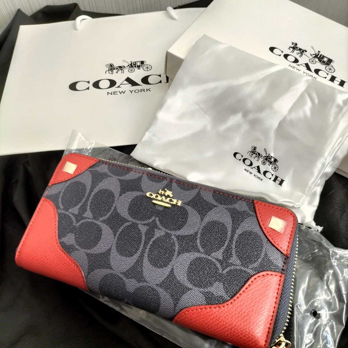 ブランド品 COACH コーチ 正規品 赤色×青デニム コーチ柄 長財布 品
