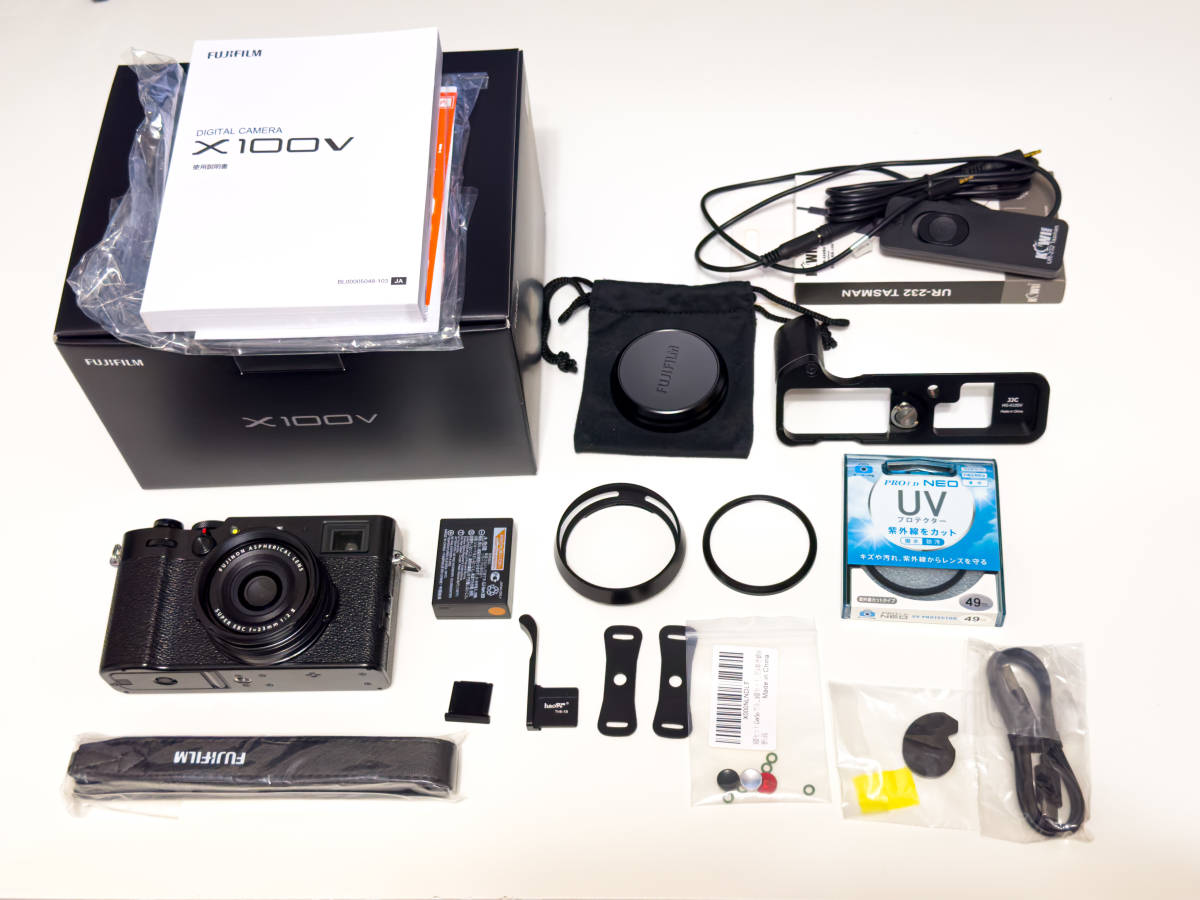 Fujifilm X100Vブラック 付属品有 Yahoo!オークション - FUJIFILM X100V (ブラック) 保証書有り