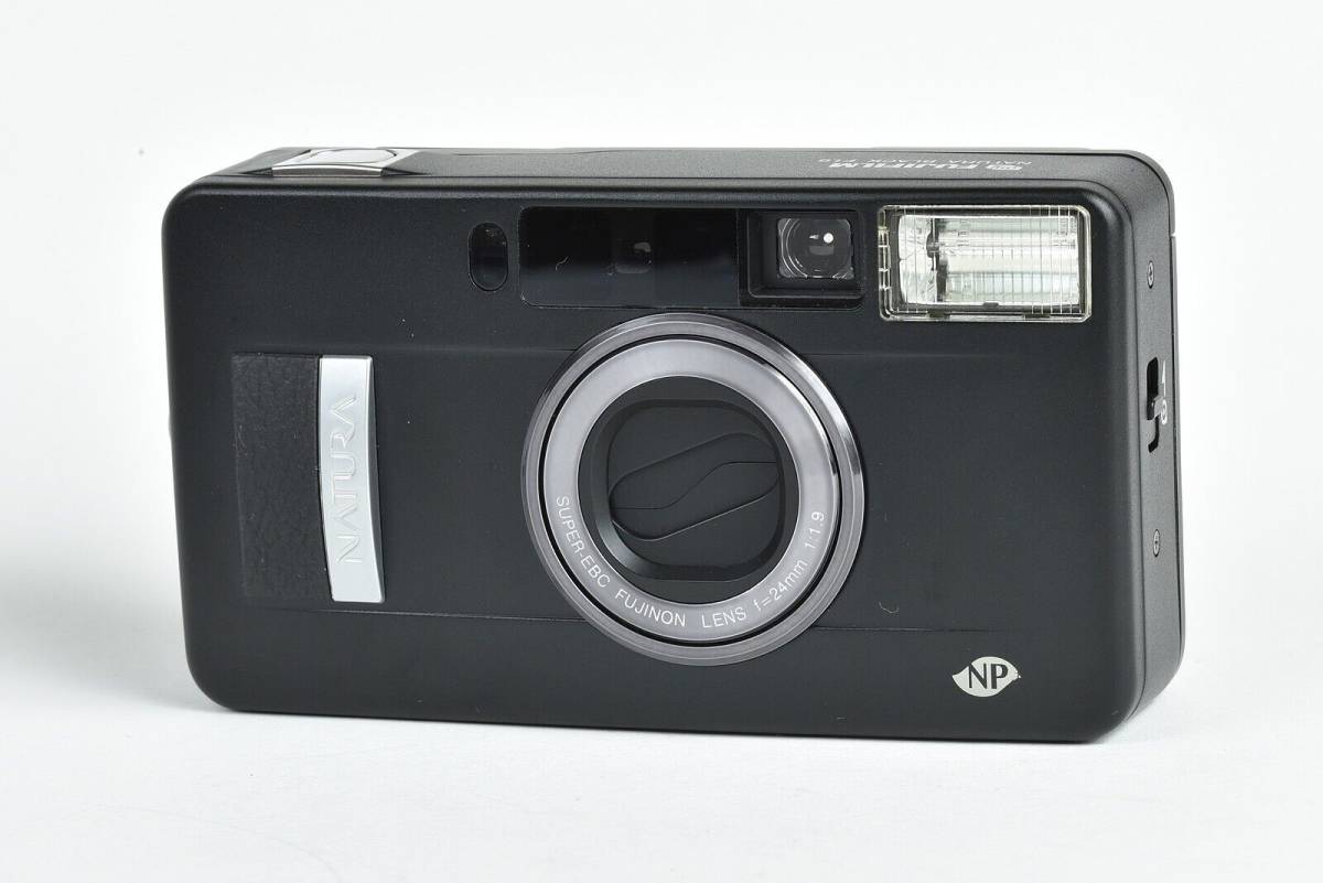 ☆極美品☆FUJIFILM 富士フィルム NATURA BLACK F1.9 人気のコンパクト
