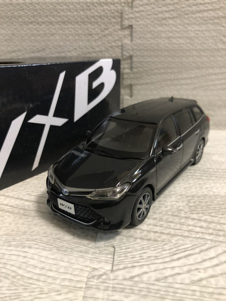 1/30 トヨタ 新型カローラフィールダー ハイブリッド W×B 非売品 カラーサンプルミニカー 後期 ブラックマイカ