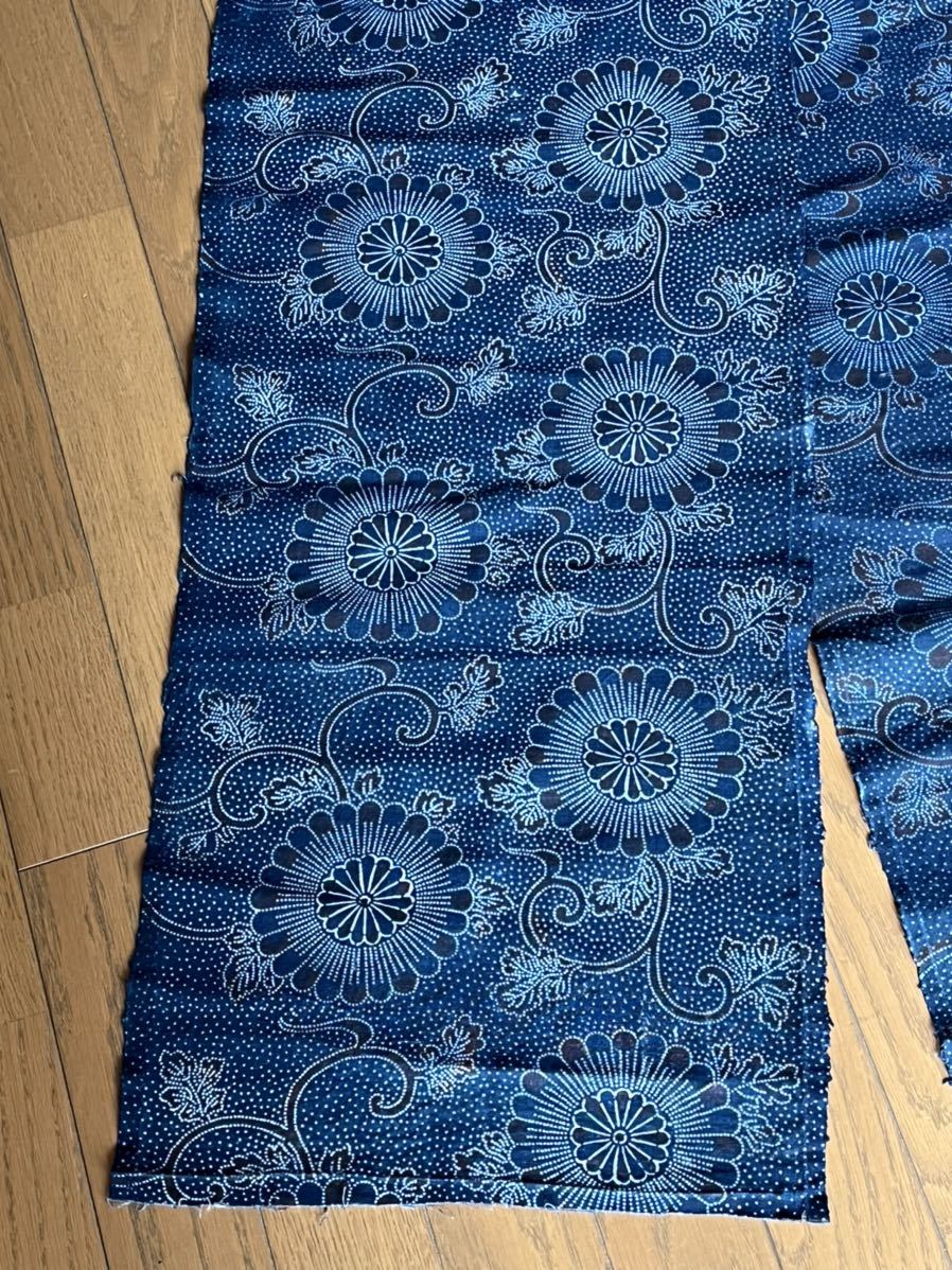 841 型染 藍染 菊葉　唐草模様 美品　アンティーク リメイク 3.2m x 35cm