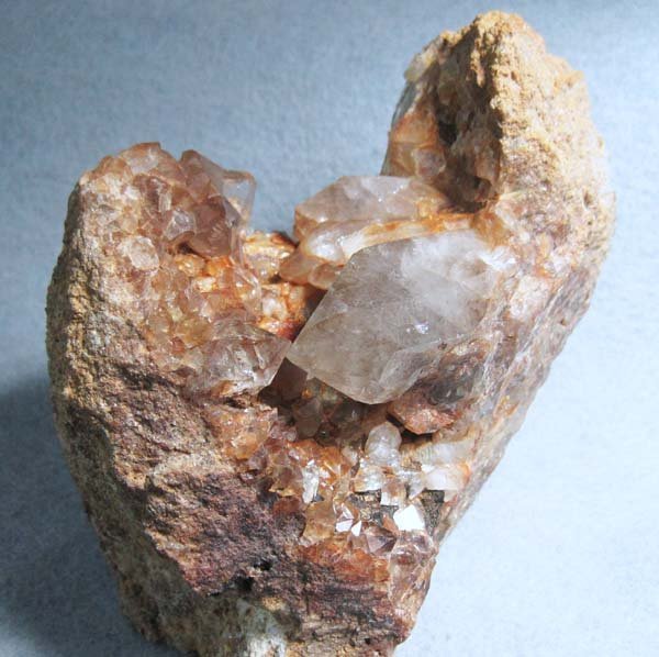 日本の鉱物 長野県 小川山の珍しい水晶の晶洞 約１．２ｋｇ