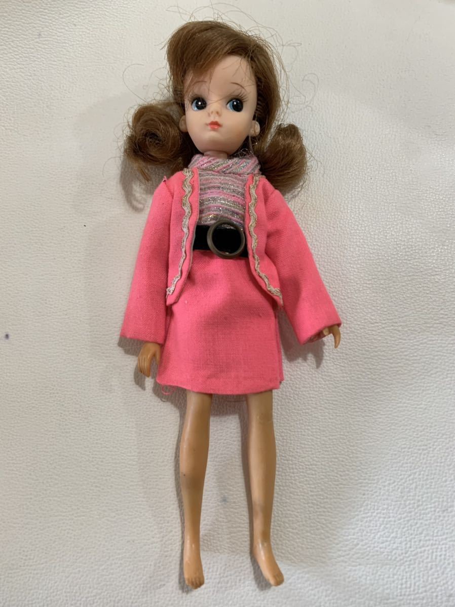初代リカちゃん ドット付きおへそありボディ 長い刺繍タグ付き服 初代リカちゃん ドット付きおへそありボディ 長い刺繍タグ付き服