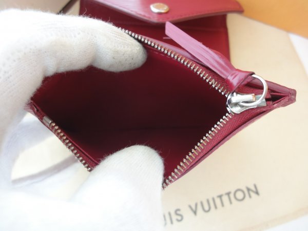 超美品☆ヴィトン エピ【ポルトフォイユ・ヴィクトリーヌ 】短財布