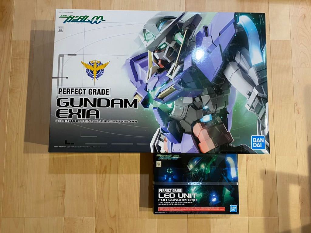 即納！最大半額！】 【新品】バンダイ PG 機動戦士ガンダム00 1/60