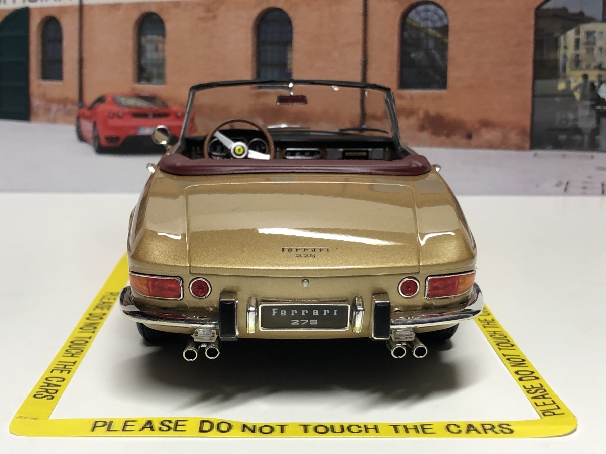 KK scale 1/18 Ferrari 275 GTS Pininfarina Spyder 1964 ゴールド ダイキャスト製　フェラーリ_画像4