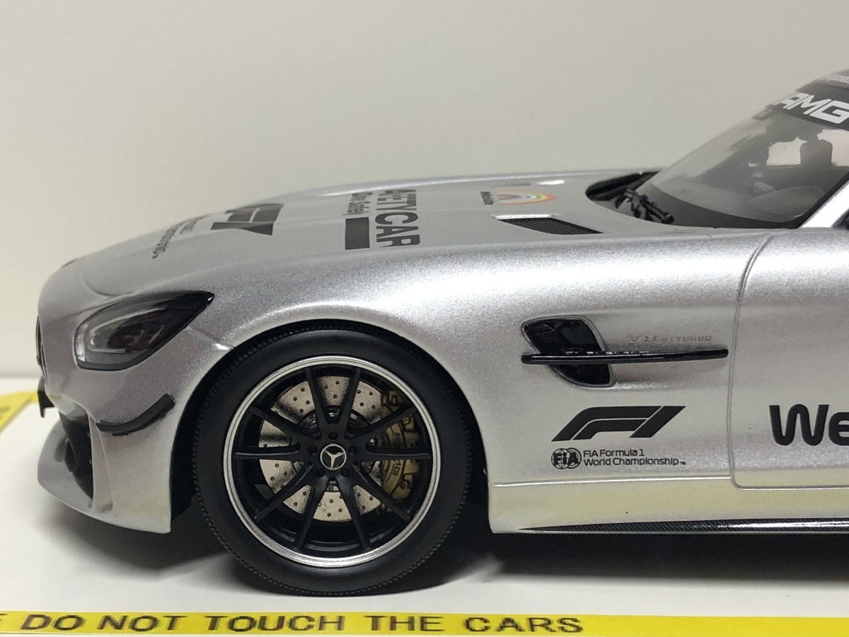 minichmaps 1/18 Mercedes Benz AMG GT R Safety Car F1 2020 minichmaps 1/18 Mercedes Benz AMG GT R Safety Car F1 2020