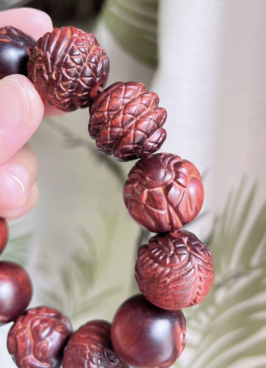 天然高級品 小葉紫檀木精工彫刻12干支の仏珠.数珠.ブレスレット