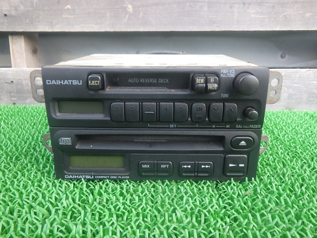 ネイキッド L750S ミラ L500S 純正 AM FM ラジオ カセット CD プレーヤー 作動確認済 86270-87206_画像1
