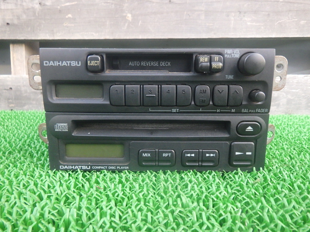 ネイキッド L750S ミラ L500S 純正 AM FM ラジオ カセット CD プレーヤー 作動確認済 86270-87206_画像2