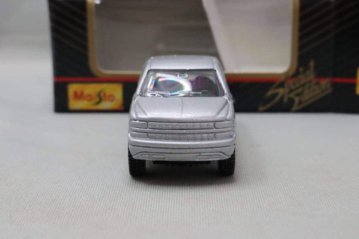  Maisto Chevrolet Silverado (Maisto Chevrolet Silverado) Tomica size, die-cast minicar 