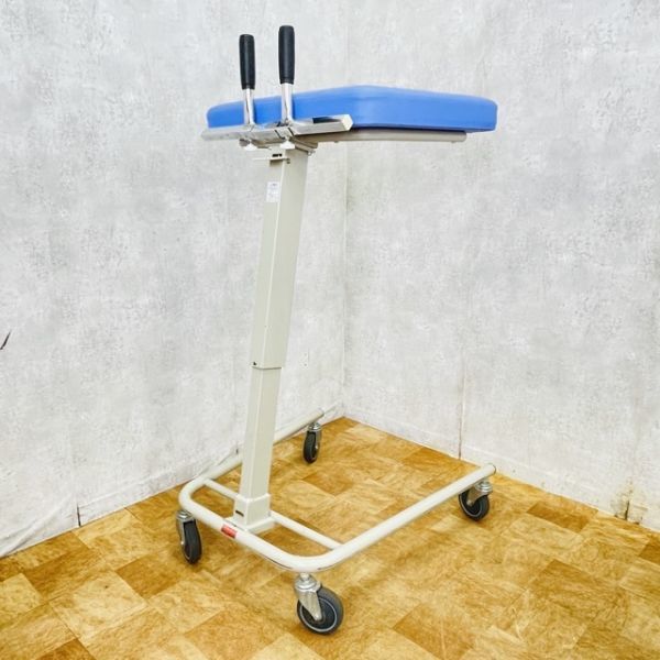 手渡し歓迎 歩行器 星光医療器製作所 アルコー 高さ調節 65×68×94.3
