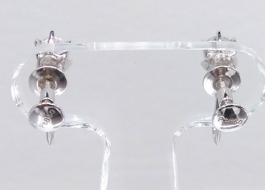 Pt850 ダイヤモンド 0.22ct 0.25ct イヤリング 約2.1gの画像4