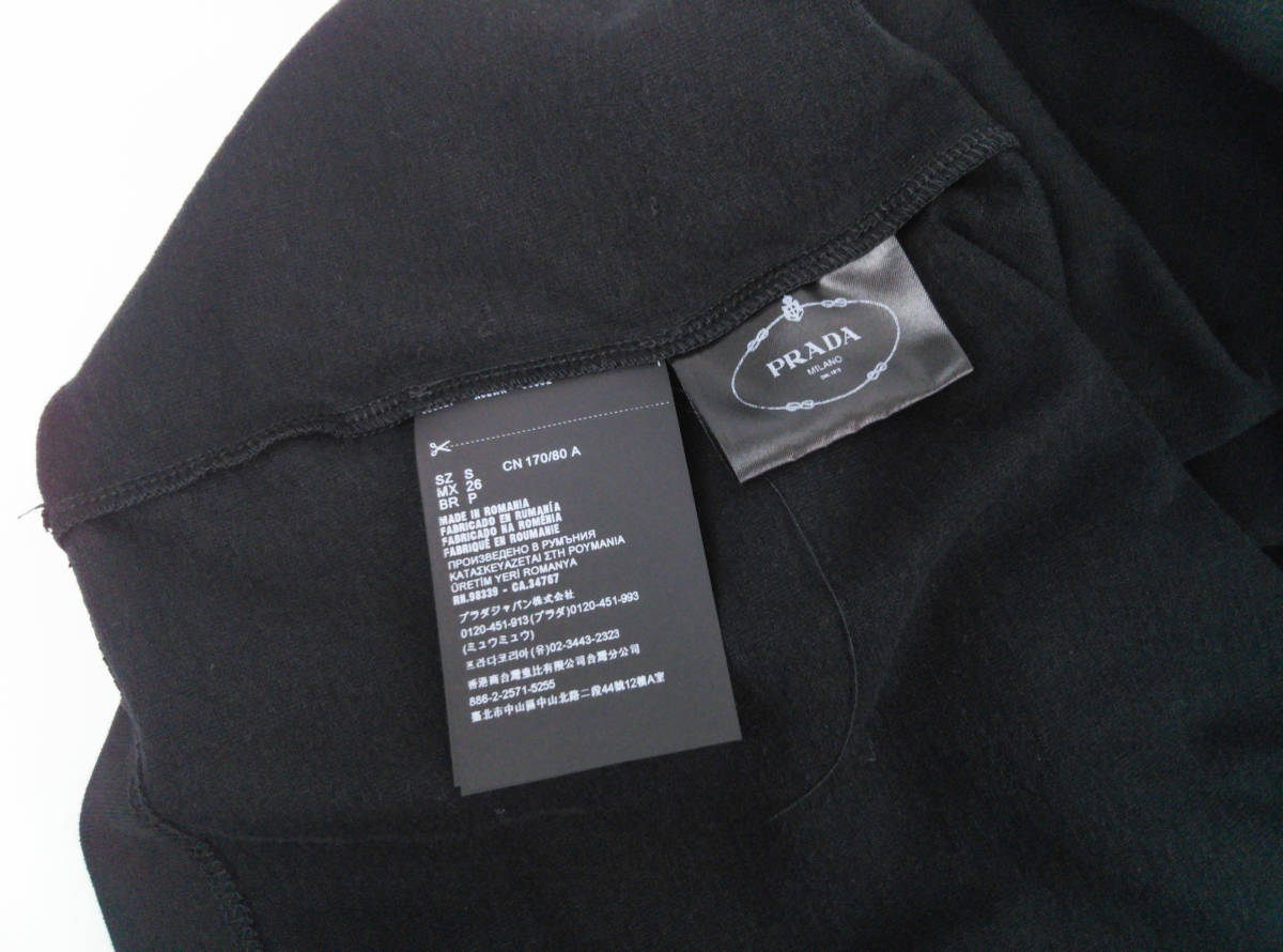 【極美品・激レア！】プラダ メンズ オーバーサイズ コットンTシャツ ブラック トライアングルロゴバッチ付 サイズS 22SS 付属品なし PRADA_画像6