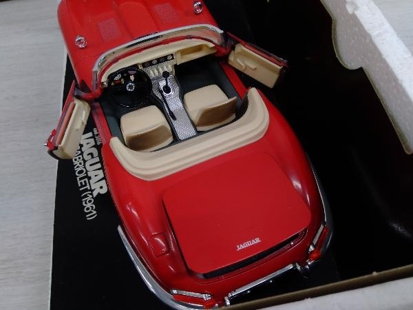 ミニカー burago JAGUAR E CABRIOLET （1961）1/18スケールモデル ブラーゴ ジャガー_画像5