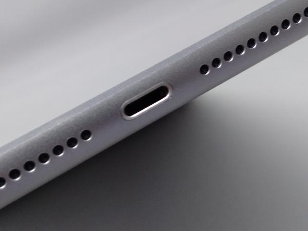 au 【SIMロック解除済】MR6N2J/A iPad Wi-Fi+Cellular 32GB au 【SIMロック解除済】MR6N2J/A iPad Wi-Fi+Cellular 32GB