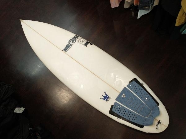 高価値 5'8” / KINGPIN JS サーフボード/ 店舗受取可 中古品 フィン