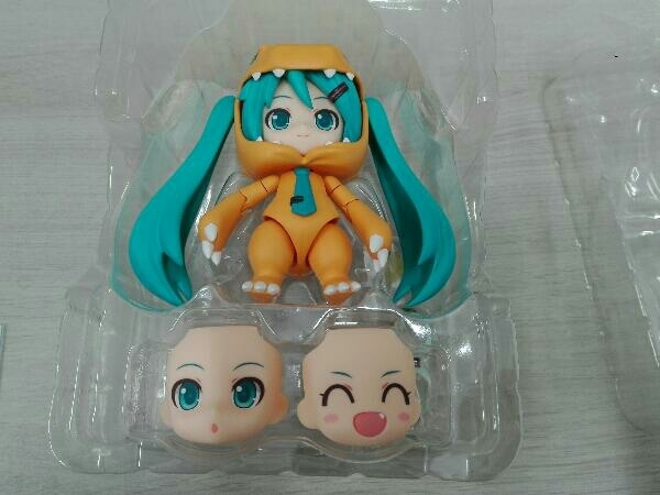 フィギュア ねんどろいど 1439 初音ミク きぐるみアグモンVer. détails