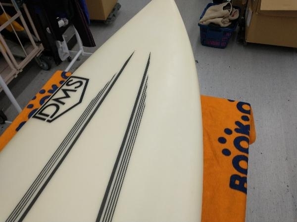 5’8”DMS SUPERCELL サーフボード/ FCS2/ フィンなし/ 中古品 店舗受取可_画像2