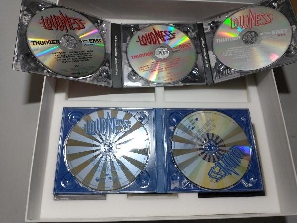 箱傷みあり LOUDNESS CD THUNDER IN THE EAST 30th Anniversary Edition(初回限定 アルティメット・エディション)(2DVD付)_画像4